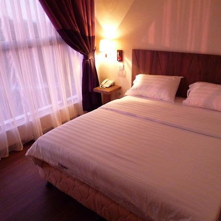 9 Square Hotel - Bangi Kültér fotó
