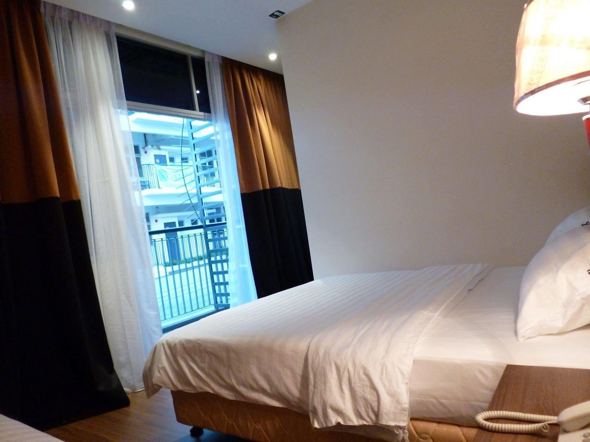 9 Square Hotel - Bangi Kültér fotó